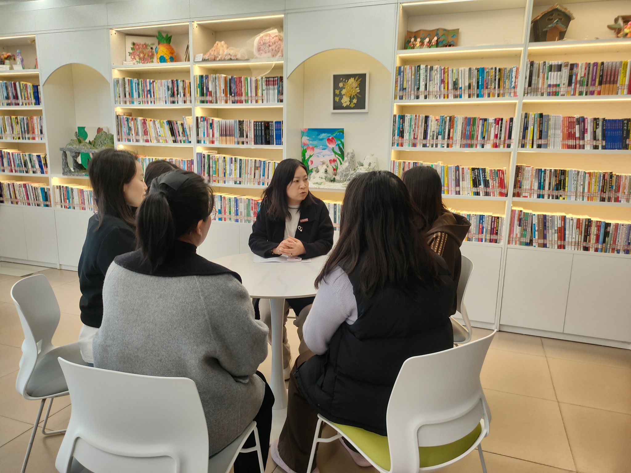 暖心走訪進(jìn)公寓，護(hù)航青春伴成長(zhǎng)——我校心理健康教育與咨詢中心開(kāi)展一站式社區(qū)走訪活動(dòng)紀(jì)實(shí)